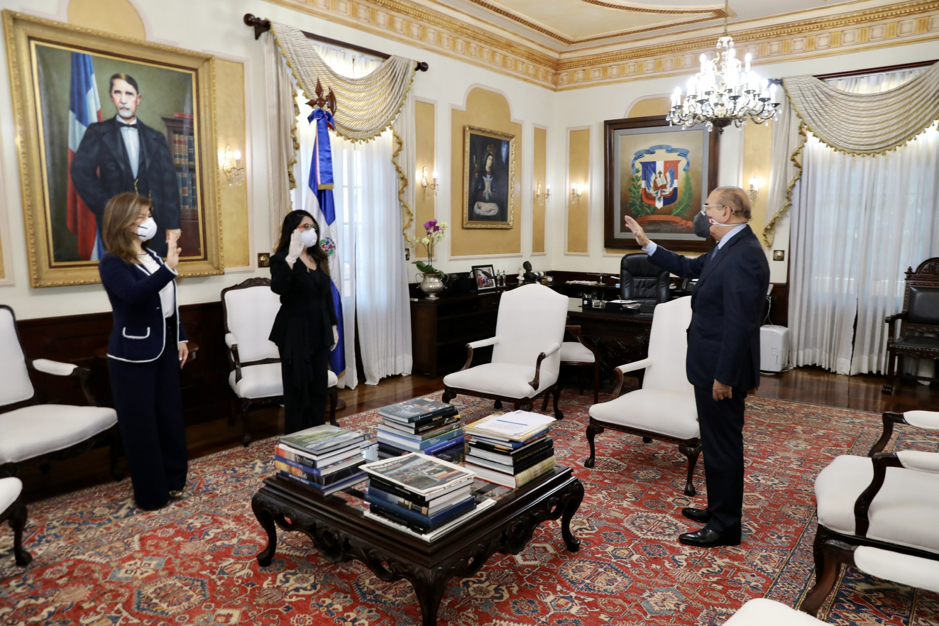 REPÚBLICA DOMINICANA: Presidente Danilo Medina toma juramento a Kenia Lora y a Greybby Cuello, nuevas directoras INAIPI y CONANI