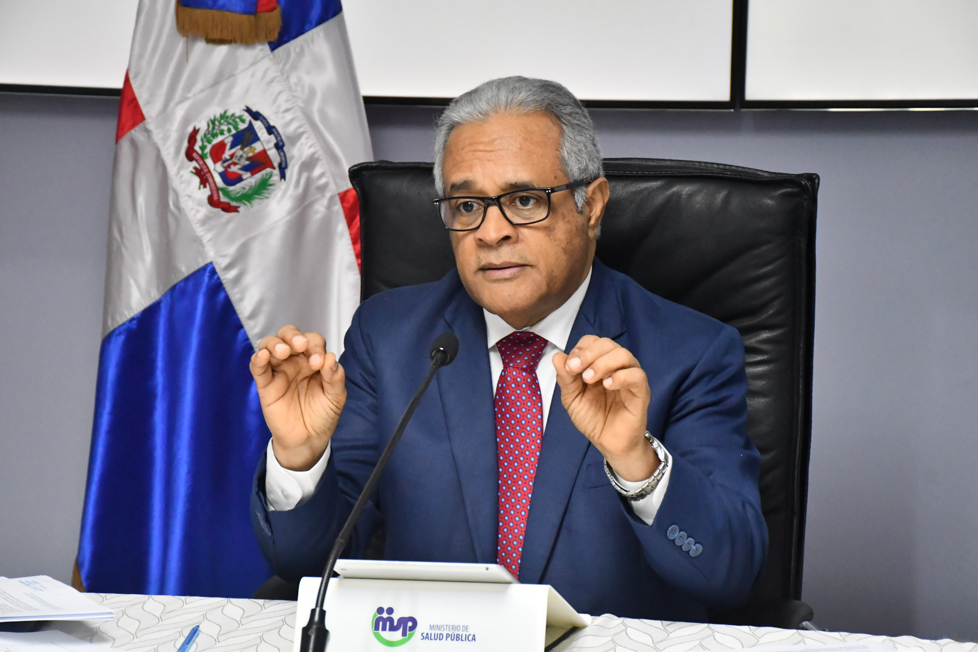REPÚBLICA DOMINICANA: Ministro de Salud informa recepción de 38,500 pruebas rápidas; exhorta a mantener distanciamiento social para frenar ritmo contagio COVID-19