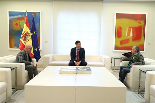 Pedro Sánchez conversa con Pepe Álvarez y Unai Sordo