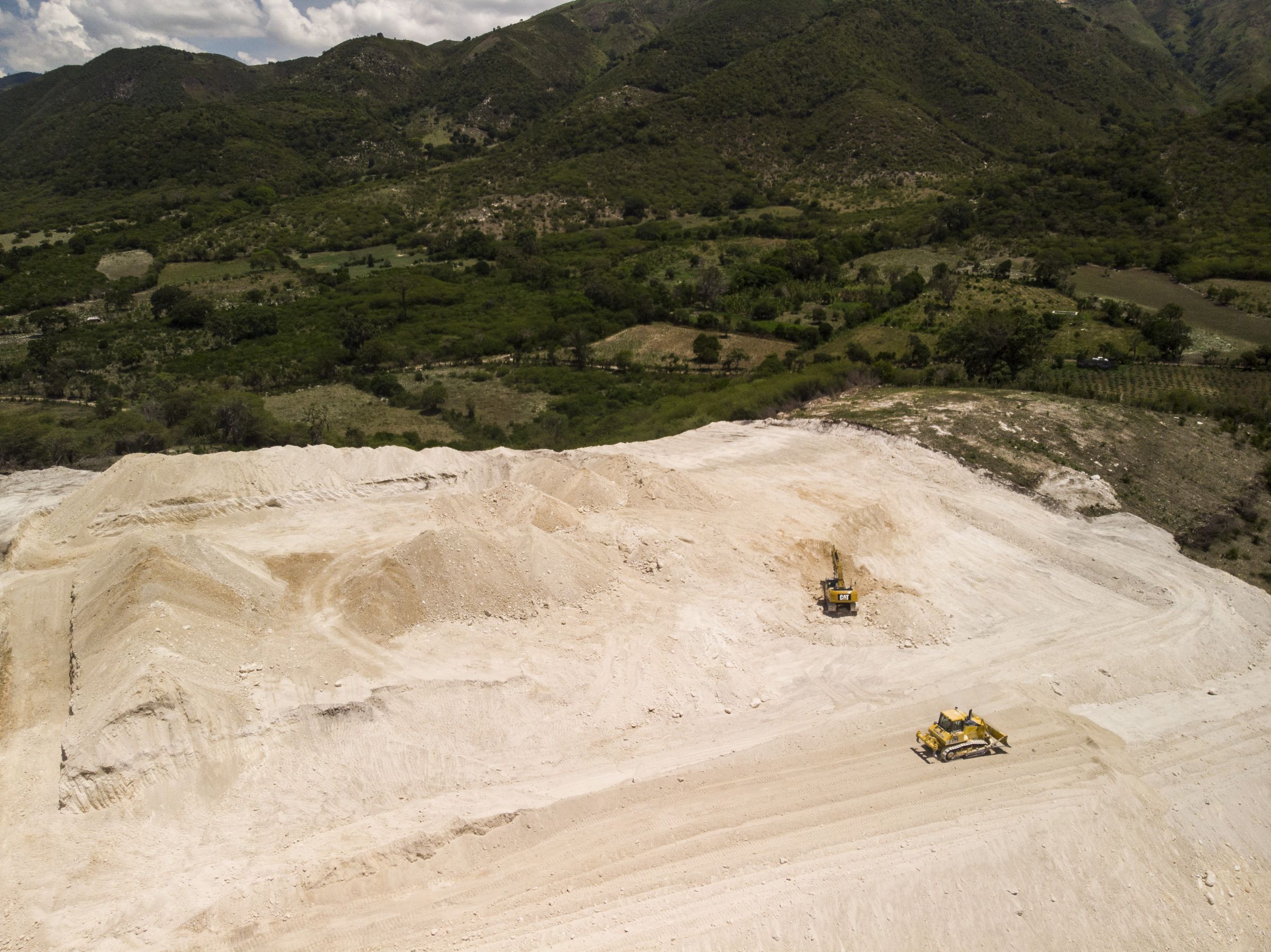 REPÚBLICA DOMINICANA: Reservorios para almacenar 15 millones de galones de agua; alimentarán sistema de riego por goteo, mojará 6,000 tareas en Los Pinos del Edén