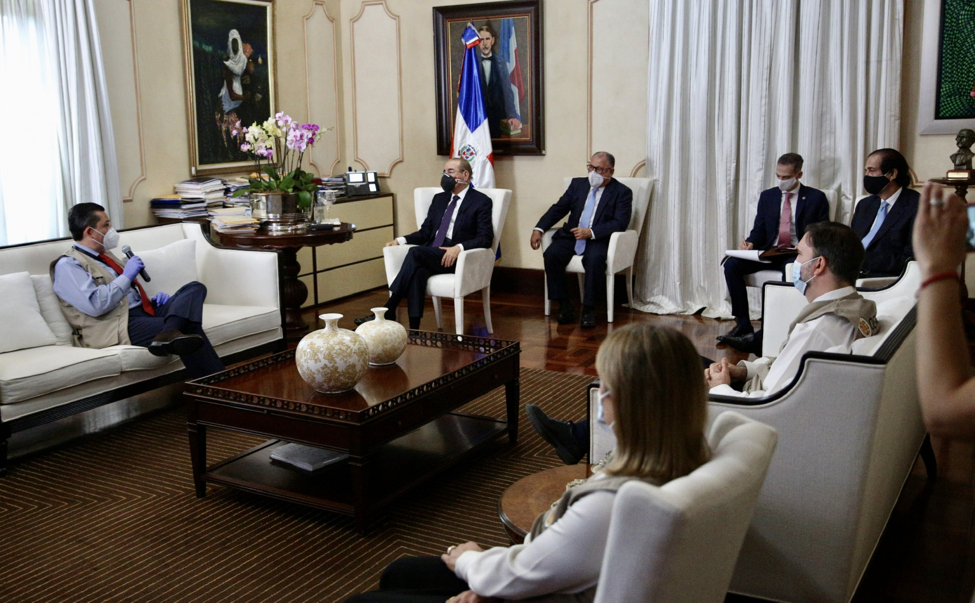 REPÚBLICA DOMINICANA: Presidente Danilo Medina recibe en Palacio Nacional a misión observadores electorales OEA