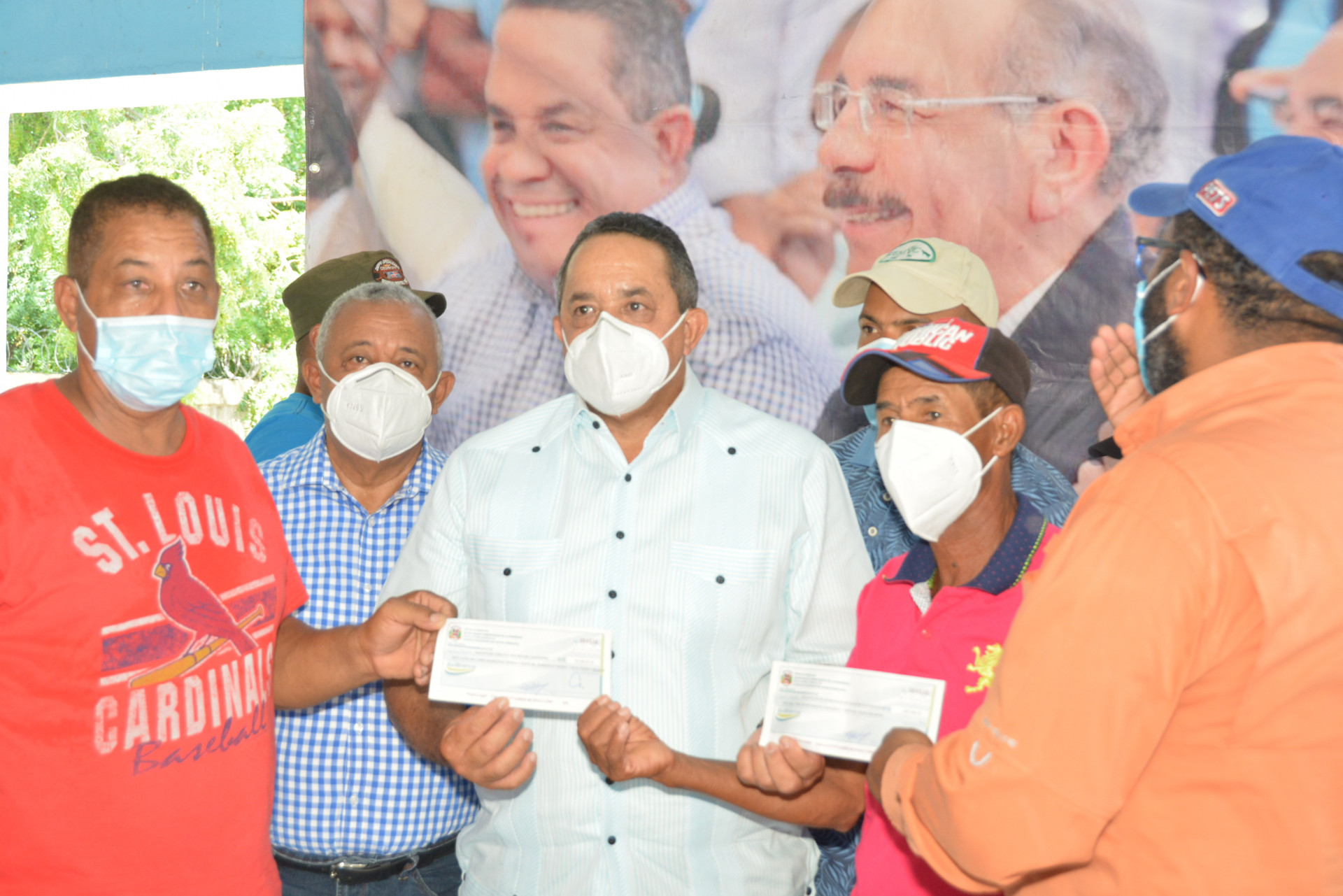 REPÚBLICA DOMINICANA: Gobierno entrega recursos y sistema de bombeo prometidos a productores y ganaderos de Montecristi y Dajabón en Visitas Sorpresa