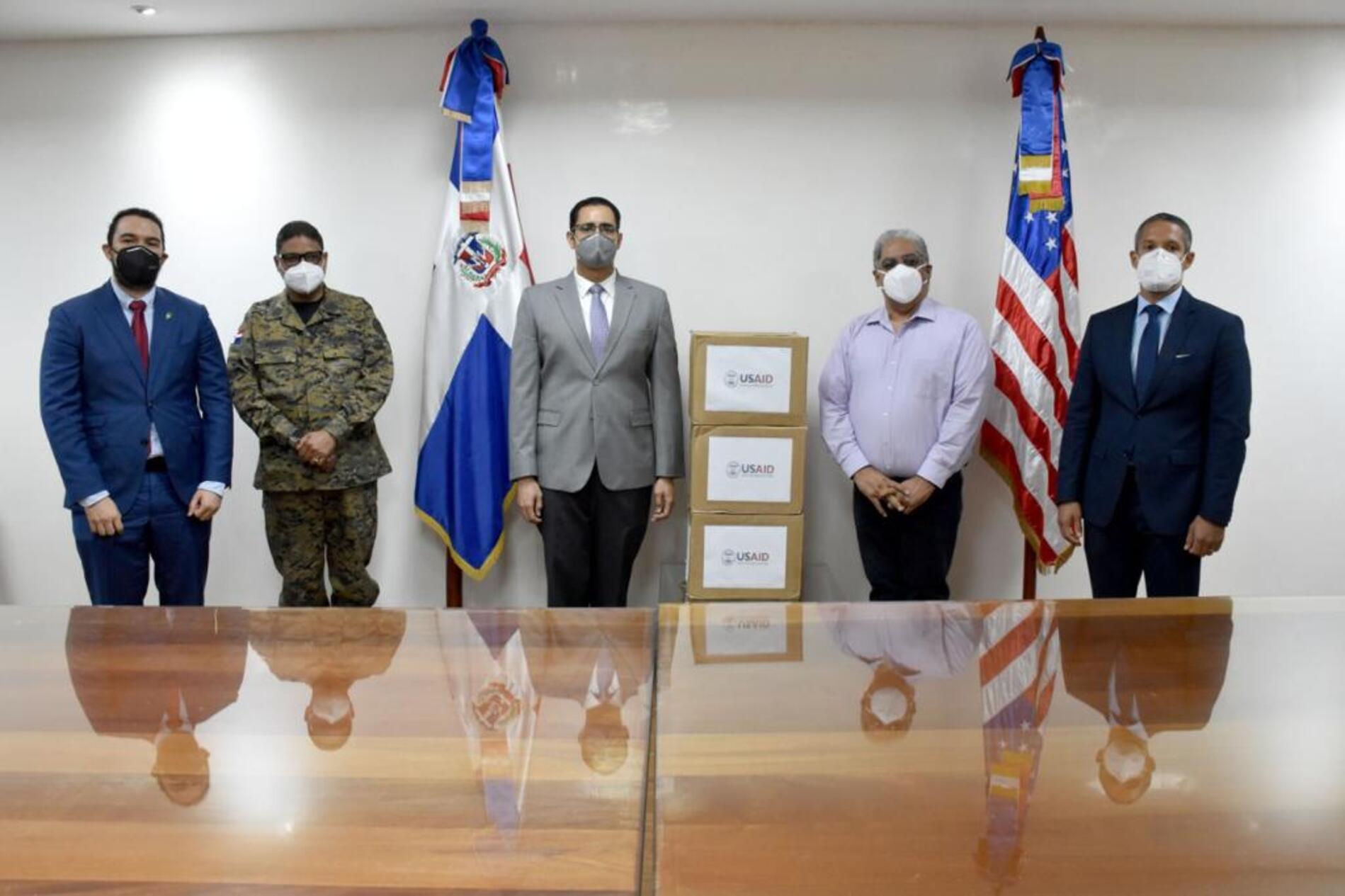 REPÚBLICA DOMINICANA: Gobierno de los Estados Unidos dona equipos e insumos médicos a la República Dominicana para combatir la COVID-19