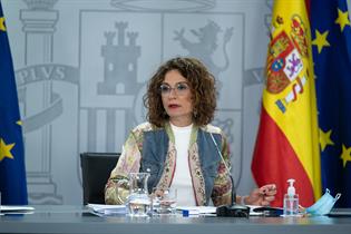 La portavoz del Gobierno, María Jesús Montero, durante la rueda de prensa