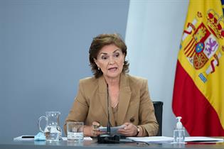 La vicepresidenta primera del Gobierno, Carmen Calvo, durante la rueda de prensa