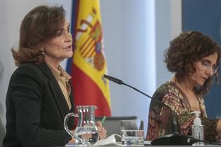 Carmen Calvo y María Jesús Montero durante la rueda de prensa posterior al Consejo de Ministros