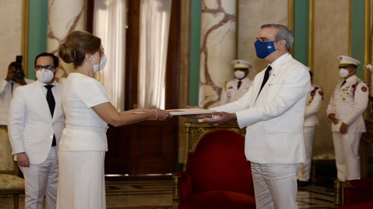 REPÚBLICA DOMINICANA: Presidente Abinader recibe cartas credenciales embajadores de Panamá y Turquía