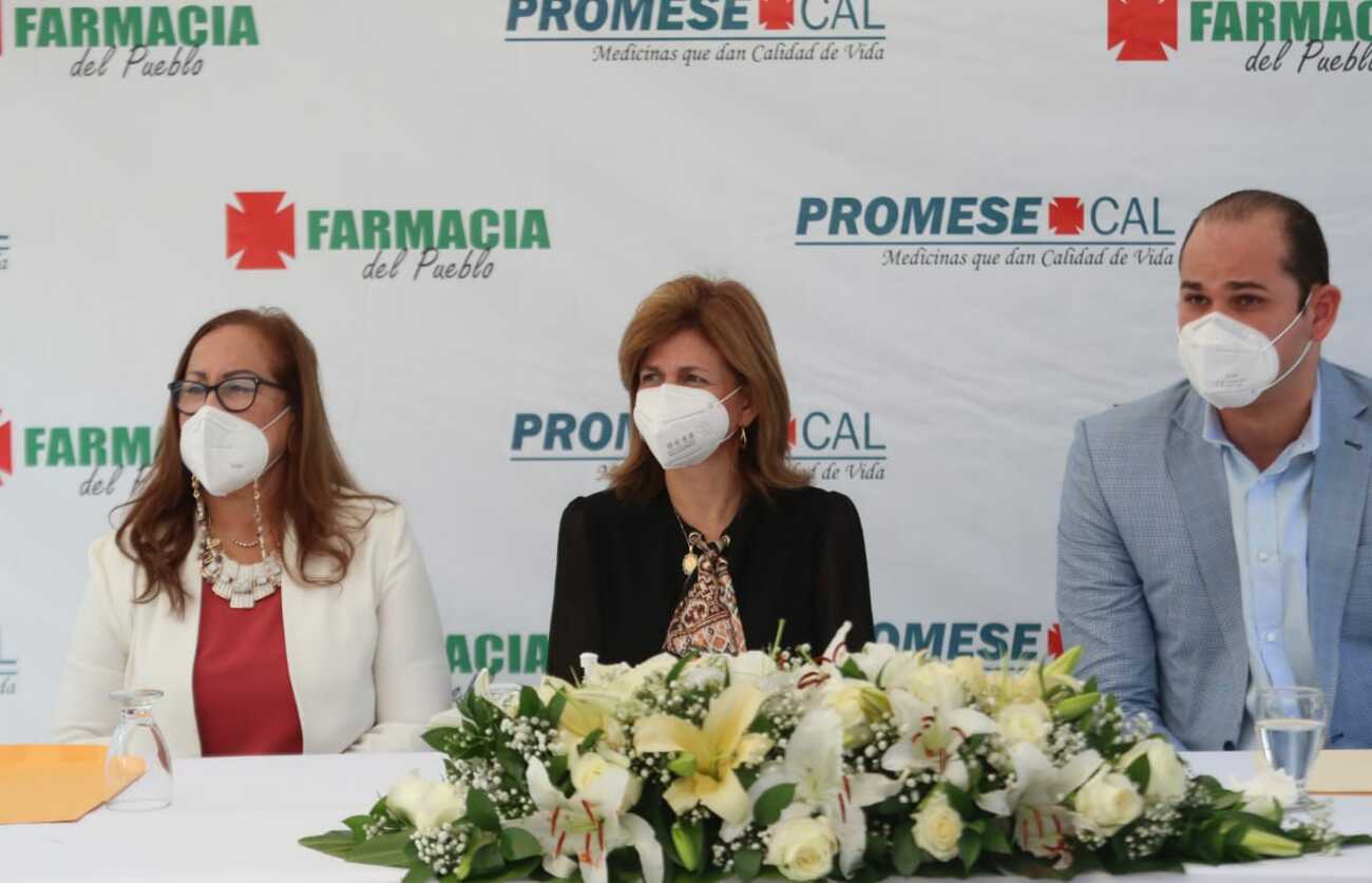 REPÚBLICA DOMINICANA: Promese/Cal inaugura dos Farmacias del Pueblo en Santiago y una en Santiago Rodríguez