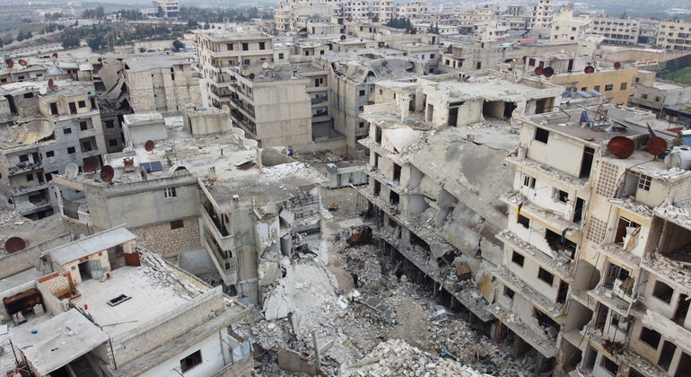 Estados Unidos debe levantar las sanciones a Siria y permitir su reconstrucción, dice experta de la ONU