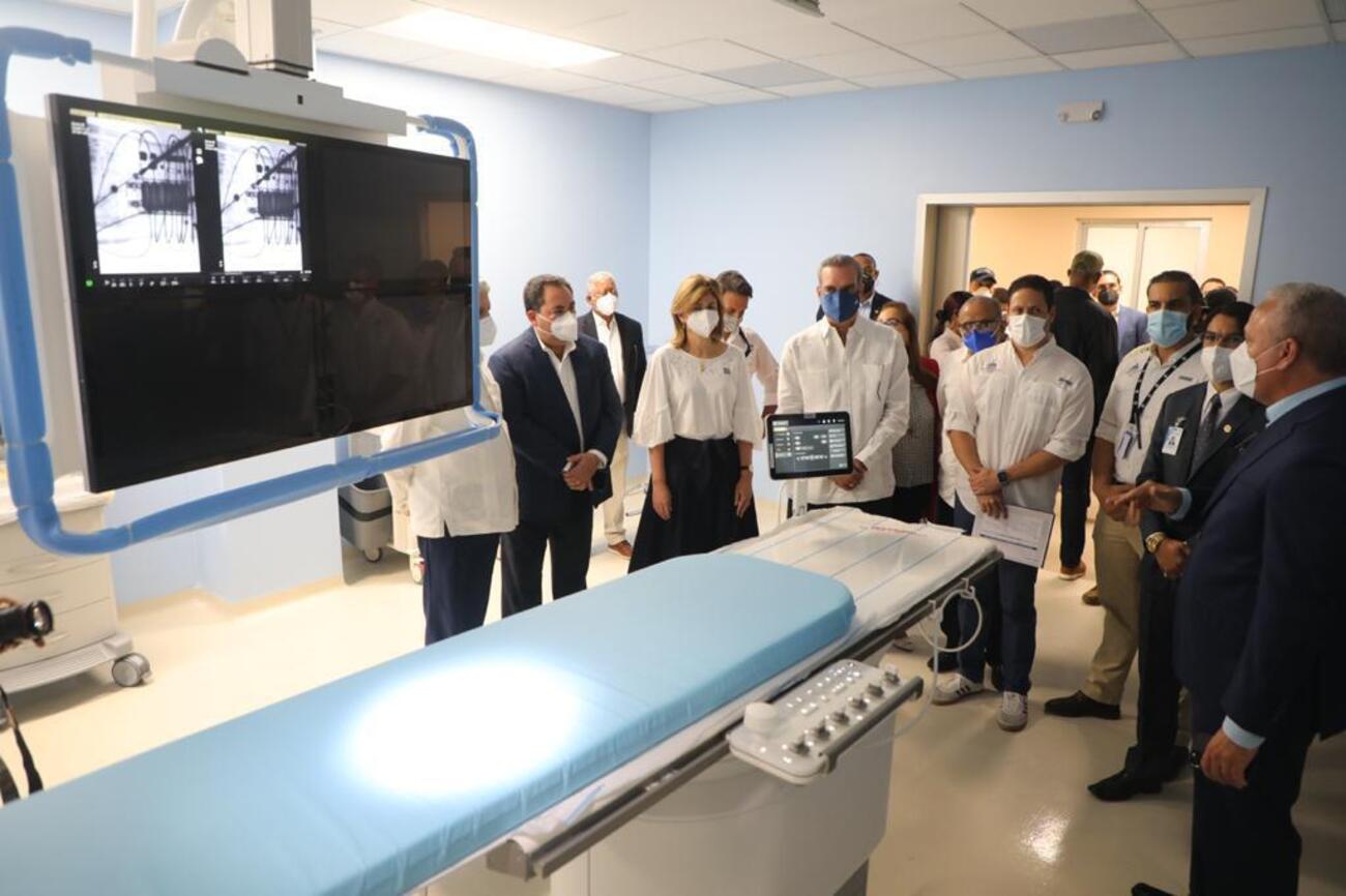 REPÚBLICA DOMINICANA: Presidente Abinader deja en funcionamiento nuevas áreas del Hospital Cabral y Báez en Santiago