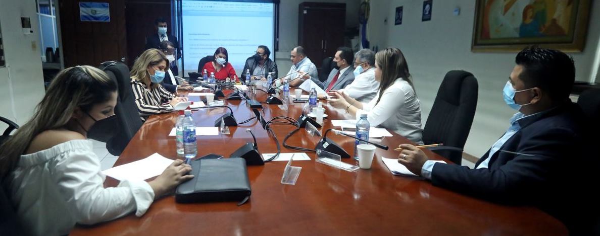 EL SALVADOR: Buscan garantizar participación ciudadana en organismos de veeduría del agua