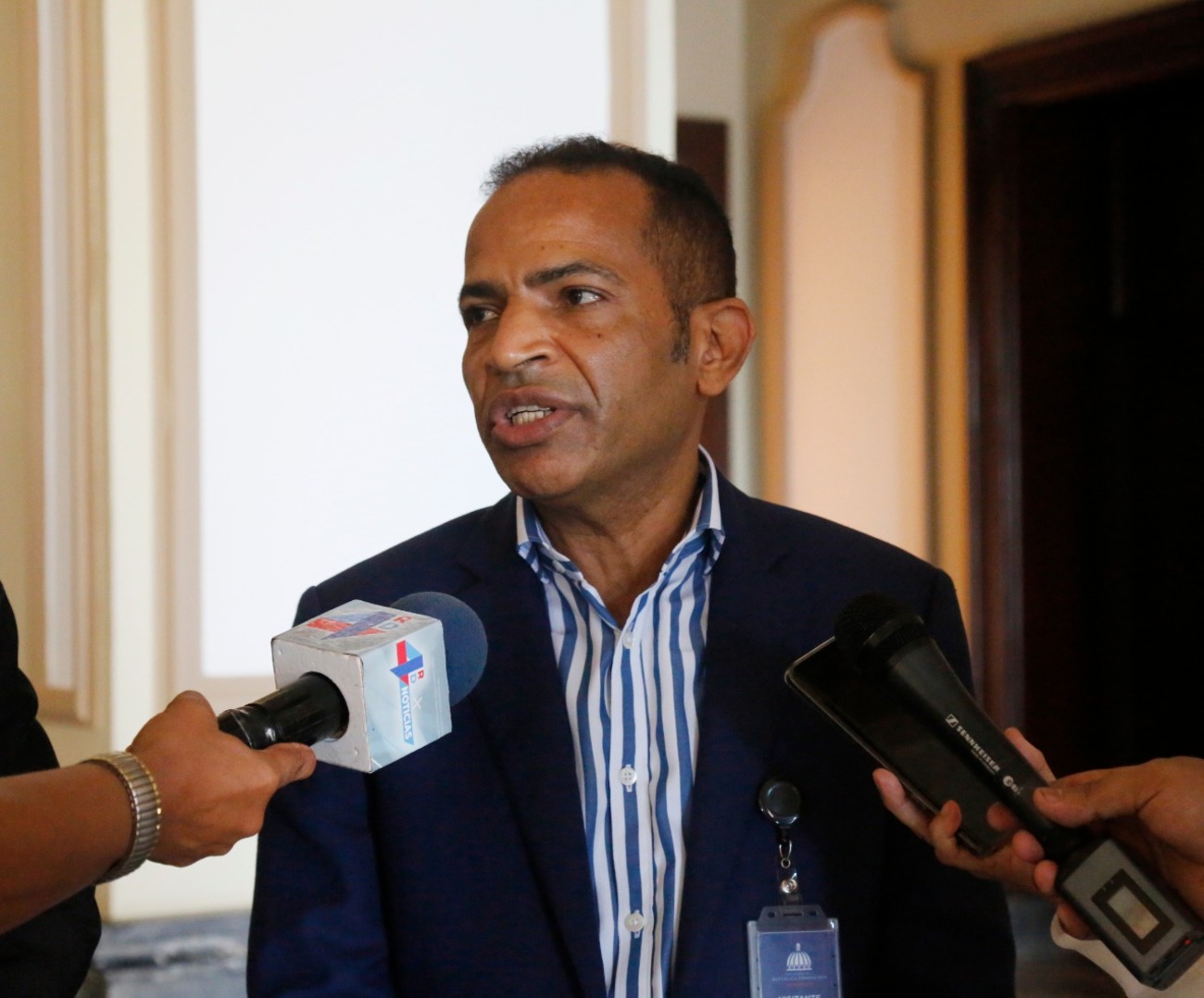 REPÚBLICA DOMINICANA: Dirigentes de transporte visitan al presidente para apoyar modernización del sector
