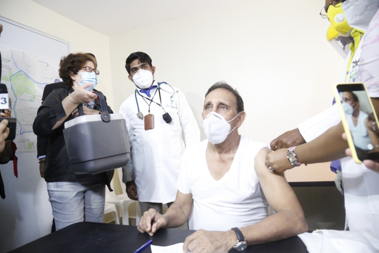 REPÚBLICA DOMINICANA: Doctor Cruz Jiminian felicita al presidente Abinader por respetar protocolo de vacunación contra el COVID-19