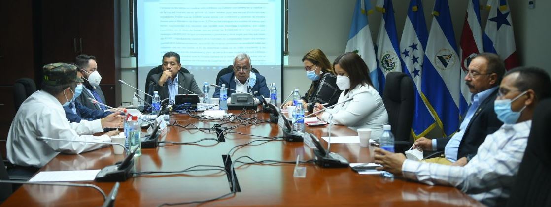 EL SALVADOR: Analizan propuesta que beneficiará a afiliados al Sistema de Pensiones del IPSFA