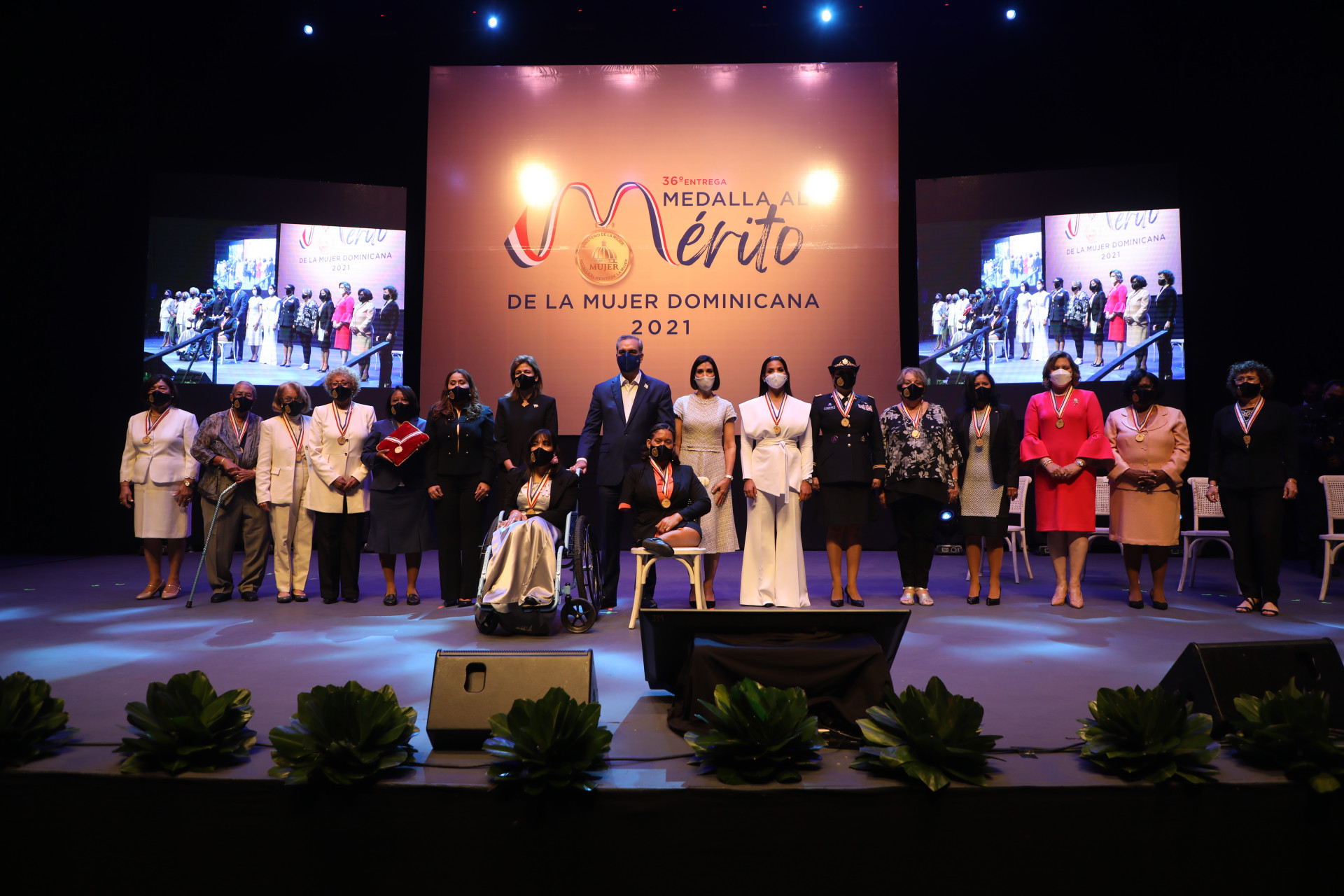 REPÚBLICA DOMINICANA: Presidente Abinader impone Medalla al Mérito de la Mujer a 14 damas destacadas