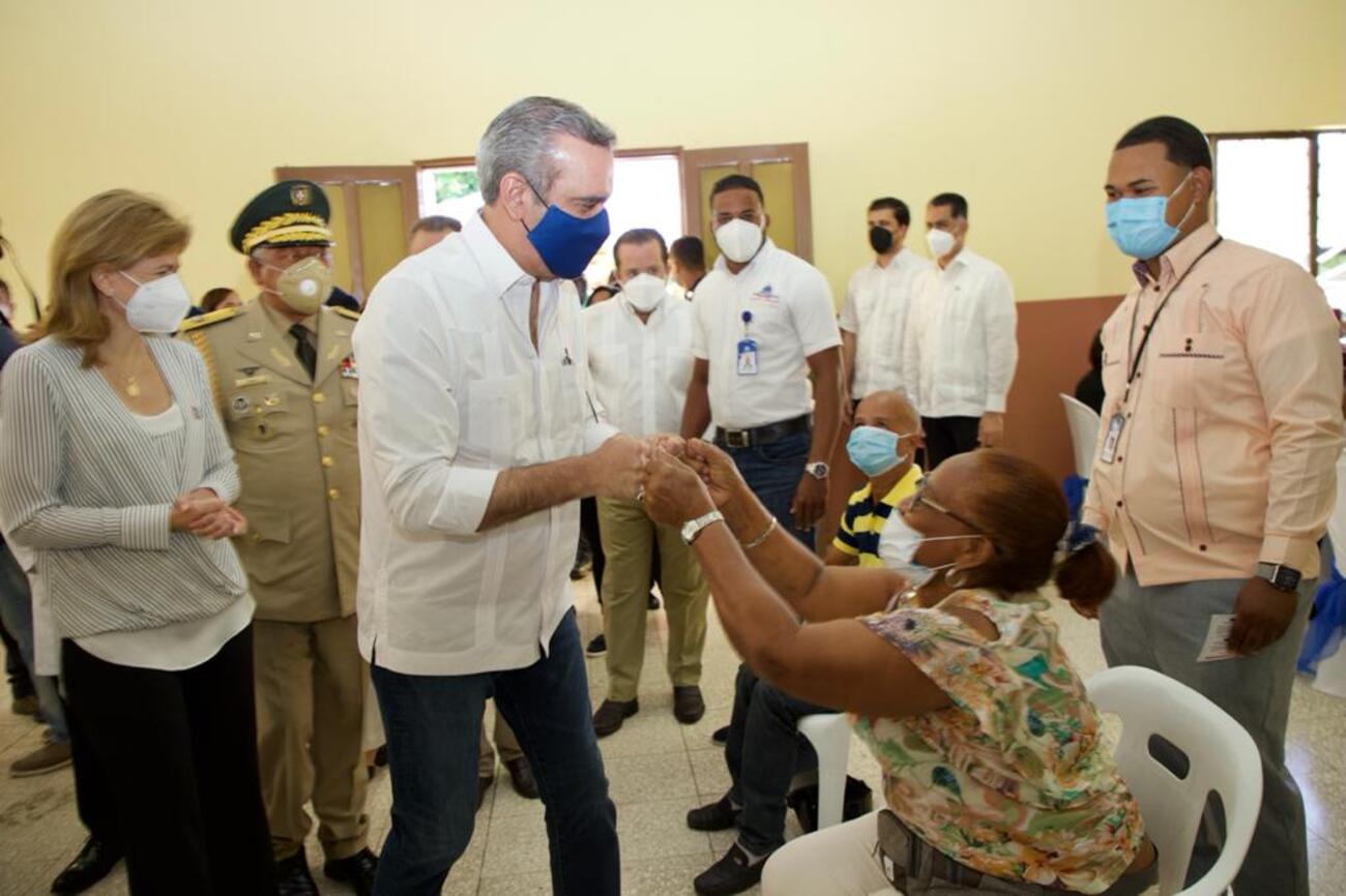 REPÚBLICA DOMINICANA: Lee más sobre Abinader supervisa masiva jornada de vacunación contra la COVID-19 y encabeza Consejo de Ministros en SJM