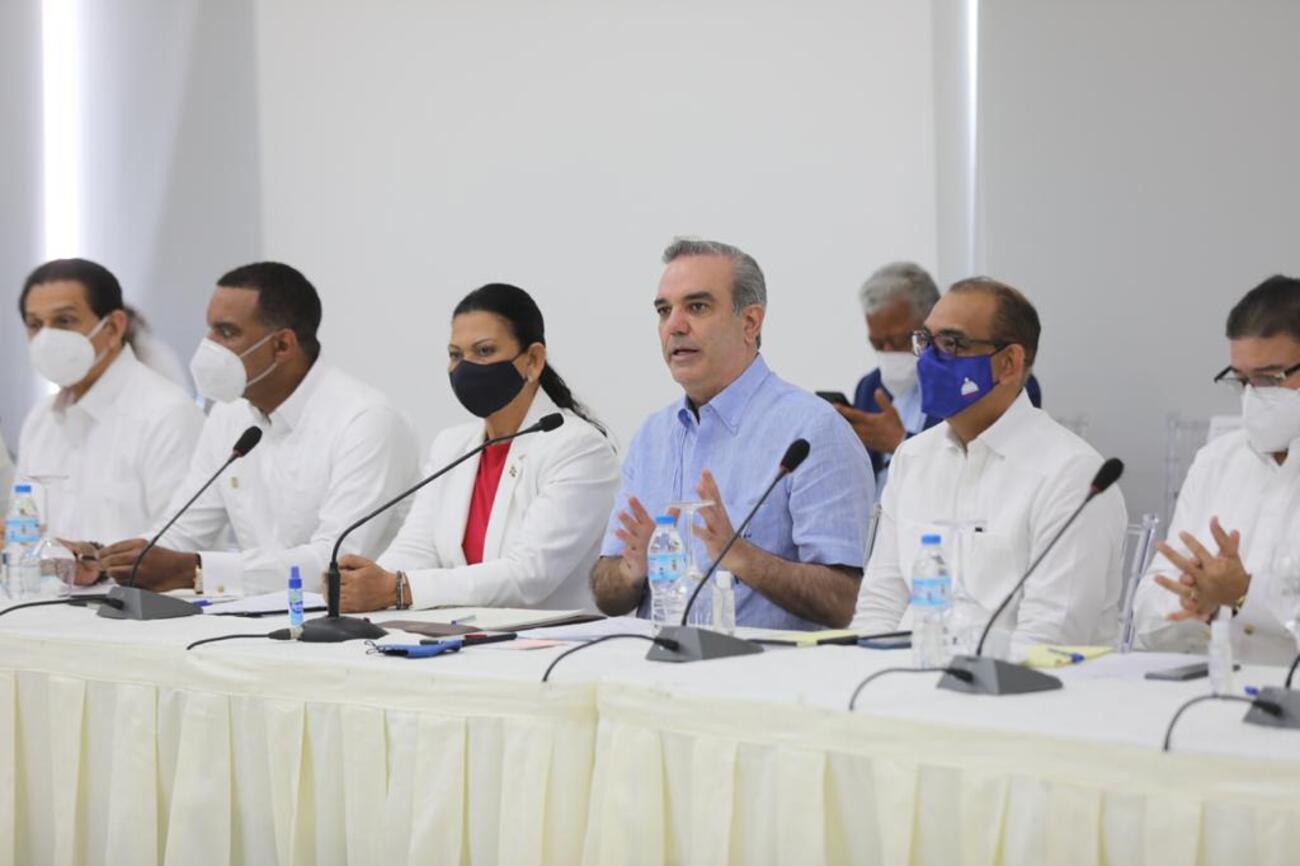 REPÚBLICA DOMINICANA: Presidente Abinader se reúne con representantes de juntas de vecinos de Moca