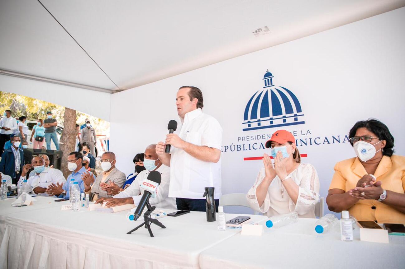 REPÚBLICA DOMINICANA: Gobierno entrega RD millones para la construcción de más viviendas en Independencia