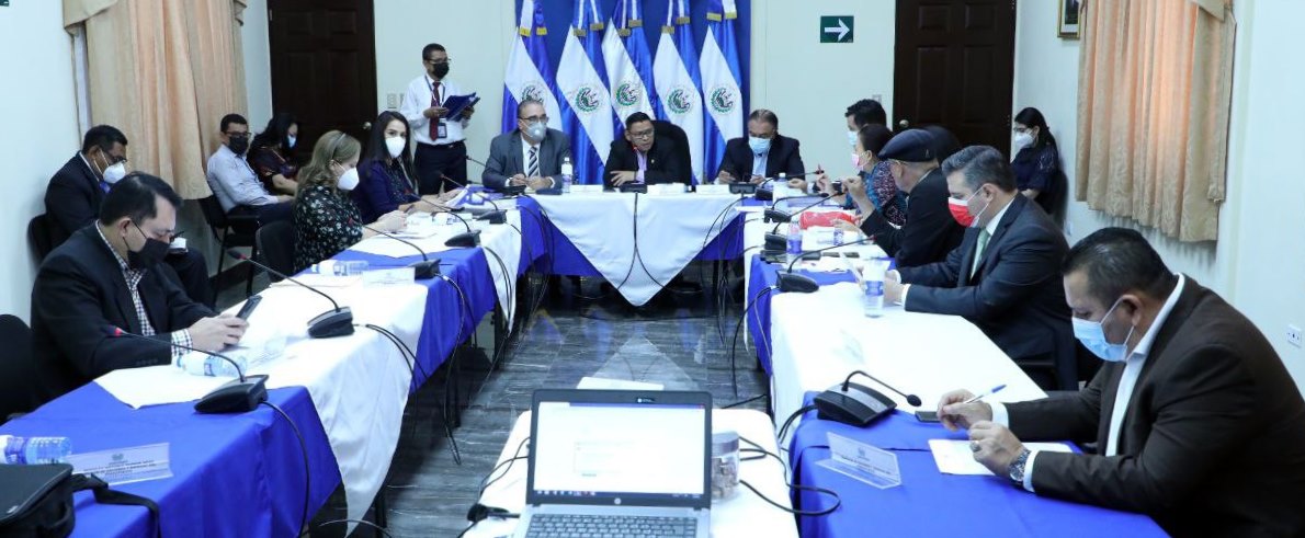 EL SALVADOR: Continúa el estudio de las reformas a la Ley Reguladora del Ejercicio de la Contaduría