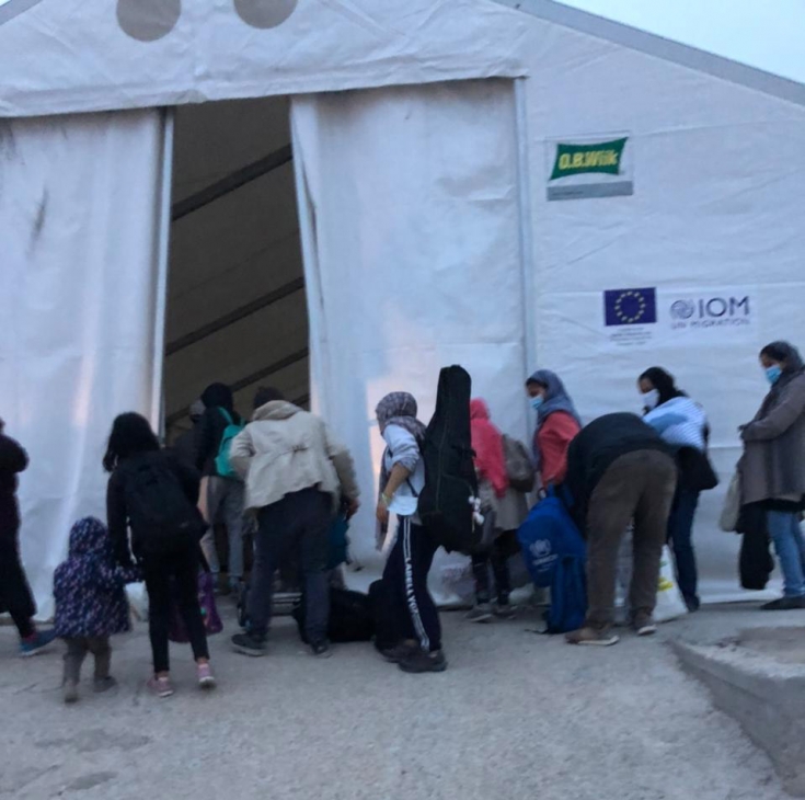 Refugiados de Kara Tepe siendo trasladados al campo de Moria 2.0. Lesbos, Grecia.