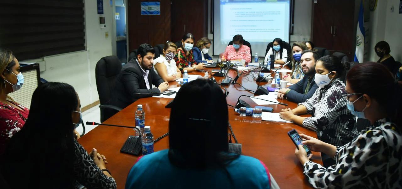 EL SALVADOR: Diputadas comprometidas en erradicar violencia contra mujeres y comunidad LGBTI