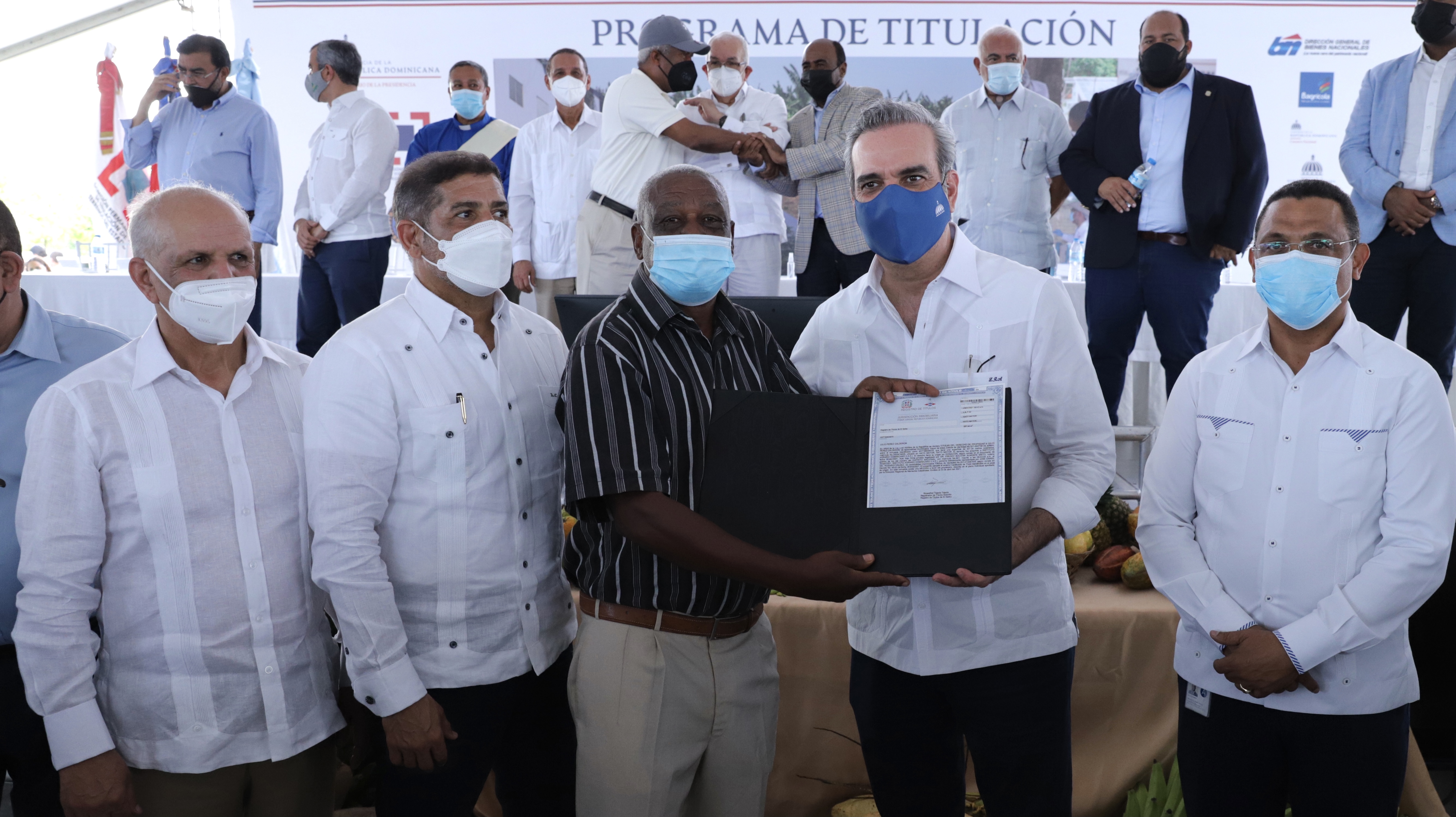 REPÚBLICA DOMINICANA: Presidente Abinader: Entrega de títulos es la mayor expresión de justicia social