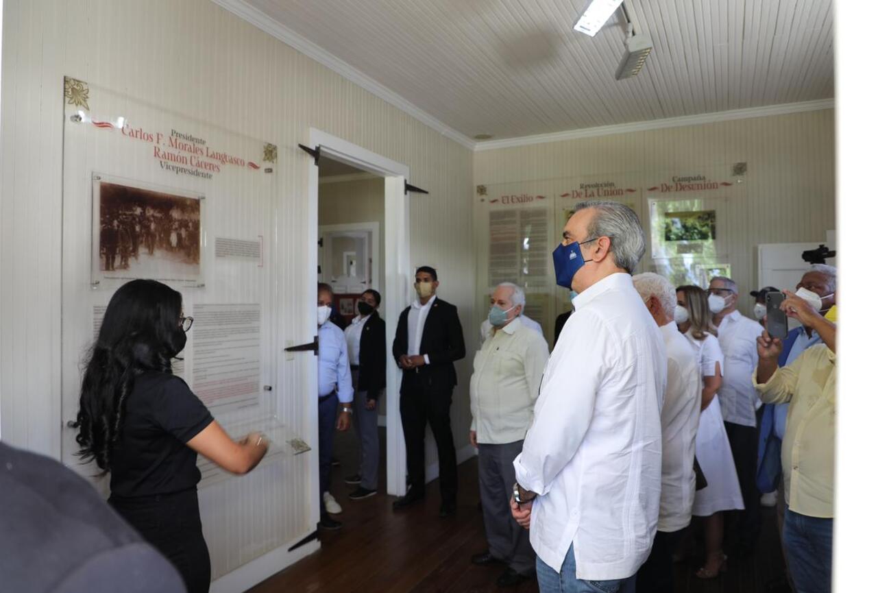 REPÚBLICA DOMINICANA: El presidente Abinader supervisa proceso vacunación en Moca y visita Museo de Ramón Cáceres