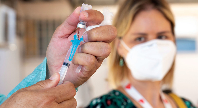 COVID-19: Brasil espera haber vacunado a toda su población para fines de 2021