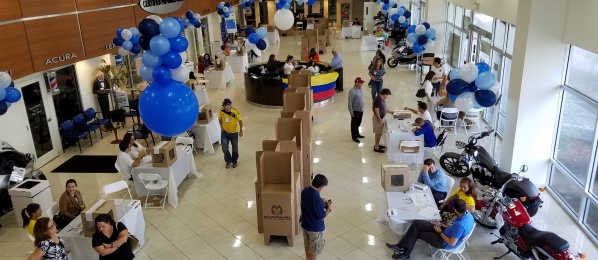 Colombianos en Miami asistieron a la jornada de votación del Plebiscito