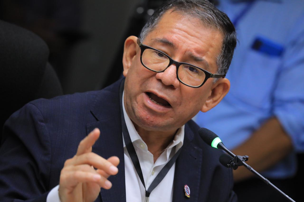 EL SALVADOR: Eugenio Chicas admite que el 90% de integrantes de fundación que recibió 0 mil de fondos públicos pertenecía al FMLN