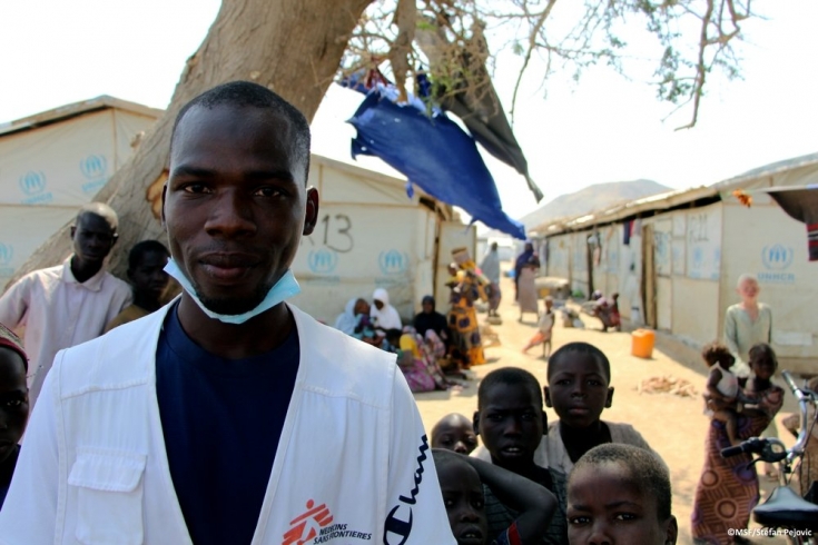 Trabajador social de MSF en el campo de personas desplazadas de Pulka, Nigeria.
