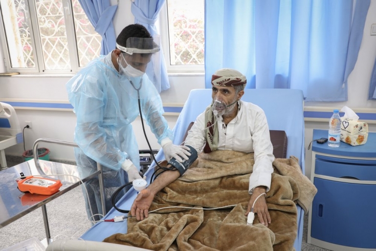 Alí, paciente de COVID en el hospital de Al Jumhouri de Saná, Yemen