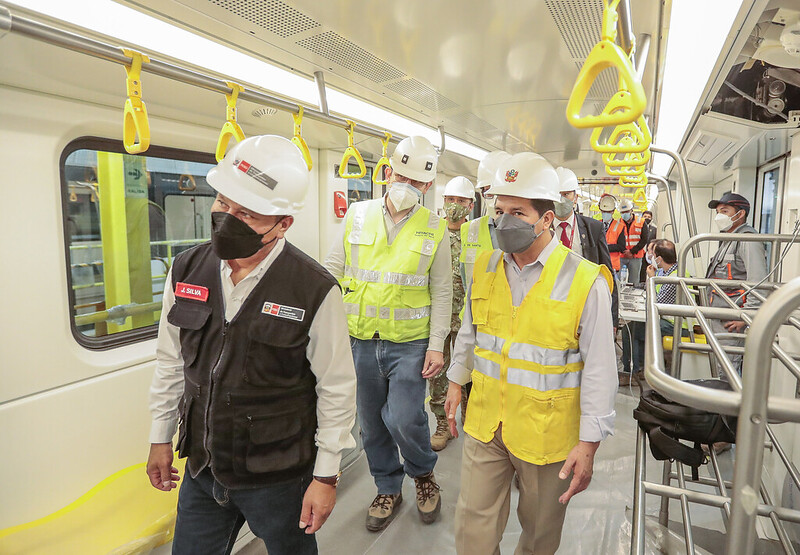 Presidente Castillo inspeccionó central de operaciones de la Línea 2 del Metro de Lima y Callao
