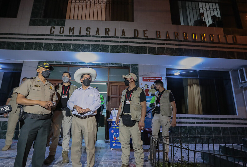PERÚ: Presidente Castillo prosigue con visitas inopinadas a comisarías