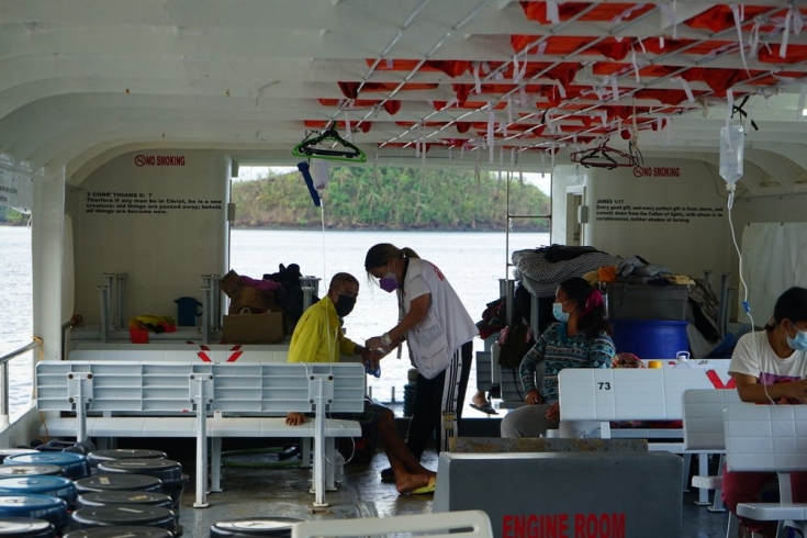 MSF hemos estado transportando pacientes a hospitales terciarios de Surigao City.