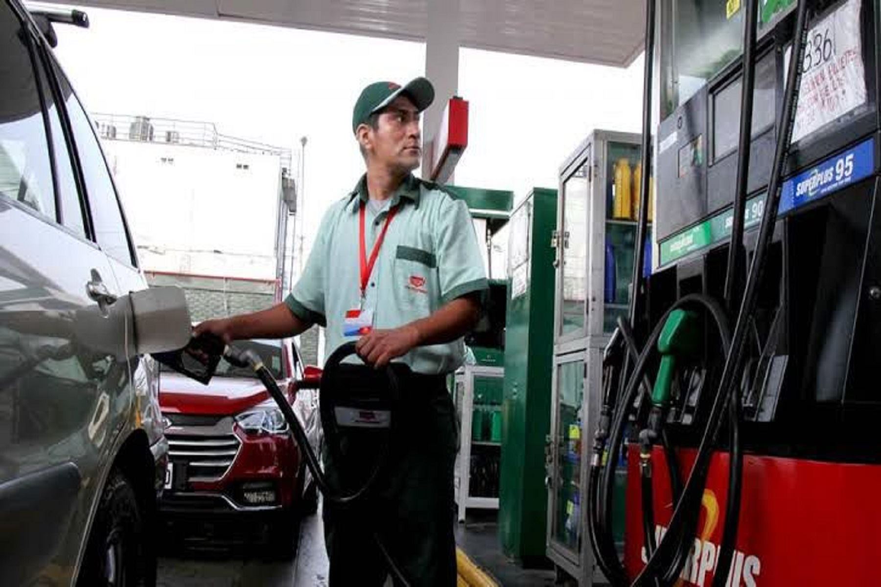 PERÚ: Gobierno posterga hasta el 1 de enero del 2023 la modificación en venta de gasolinas y gasoholes