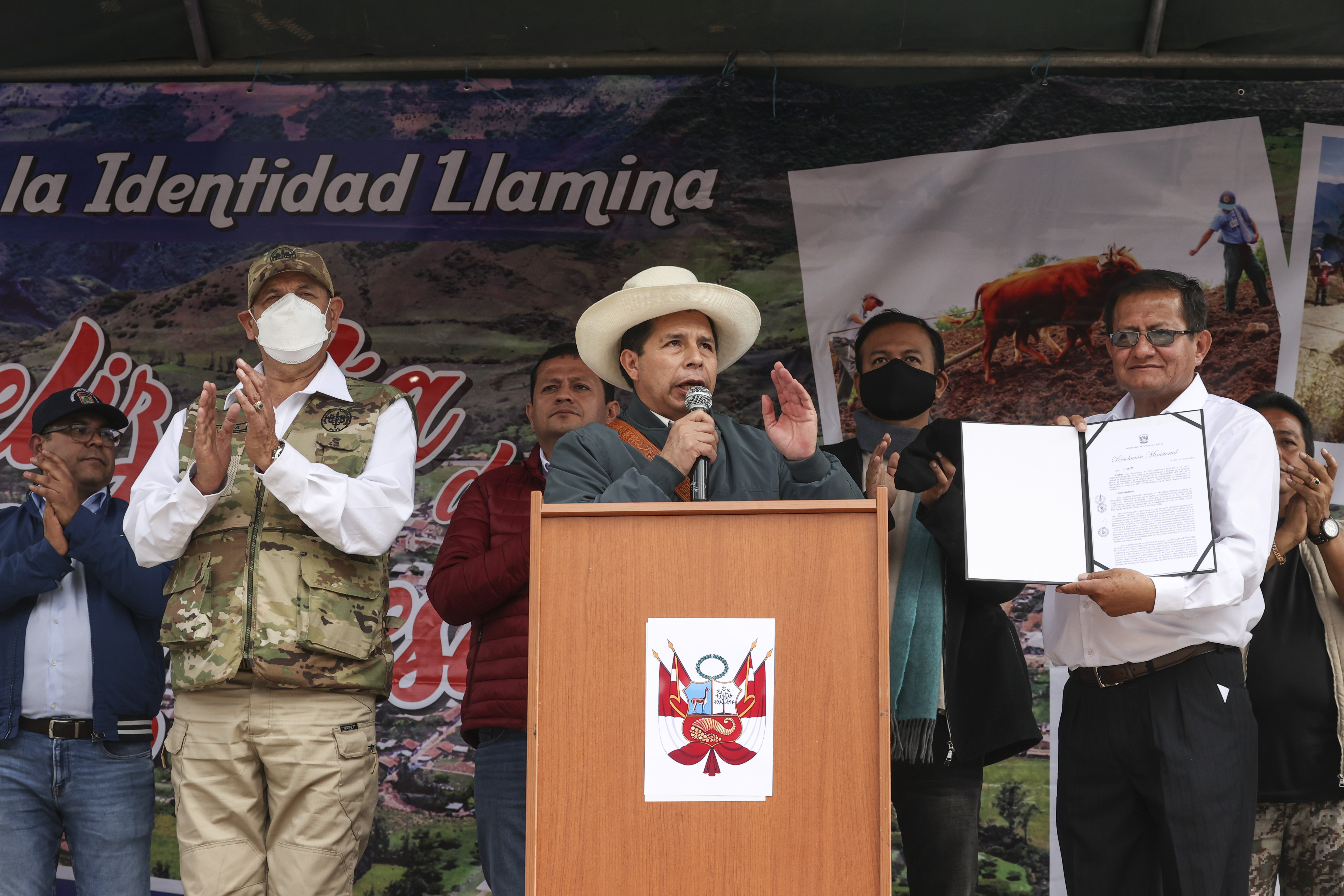 Presidente Pedro Castillo entregó s/17.5 millones para electrificación rural de 23 comunidades en distrito de Llama, en Cajamarca