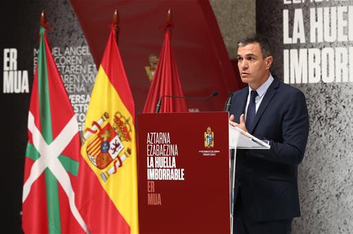 Pedro Sánchez participa junto al rey Felipe VI  en el homenaje a las Víctimas del Terrorismo