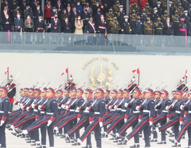 Presidente Pedro Castillo encabezó Gran Parada y Desfile Militar por 201° aniversario de la Independencia Nacional