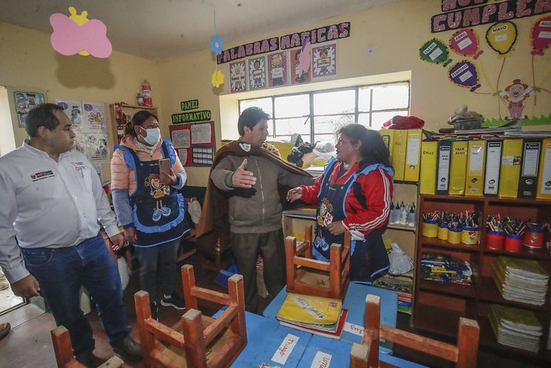 PERÚ: Presidente Castillo realizó visita inopinada al colegio San Luis Gonzaga de Cusco