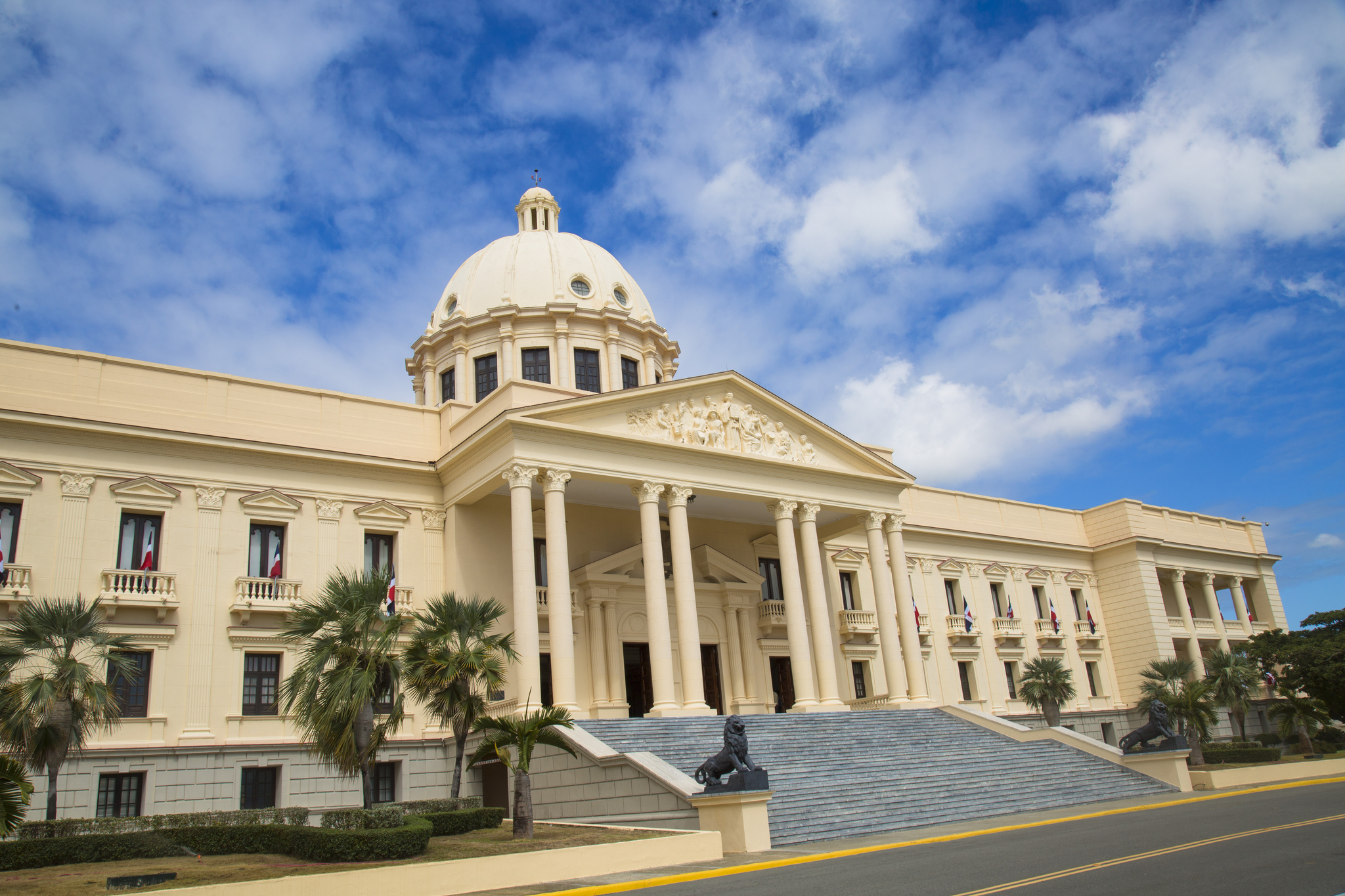 REPÚBLICA DOMINICANA: Poder Ejecutivo emite Decreto 768-22 que dispone pensión y jubilación a 96 servidores públicos del sector salud