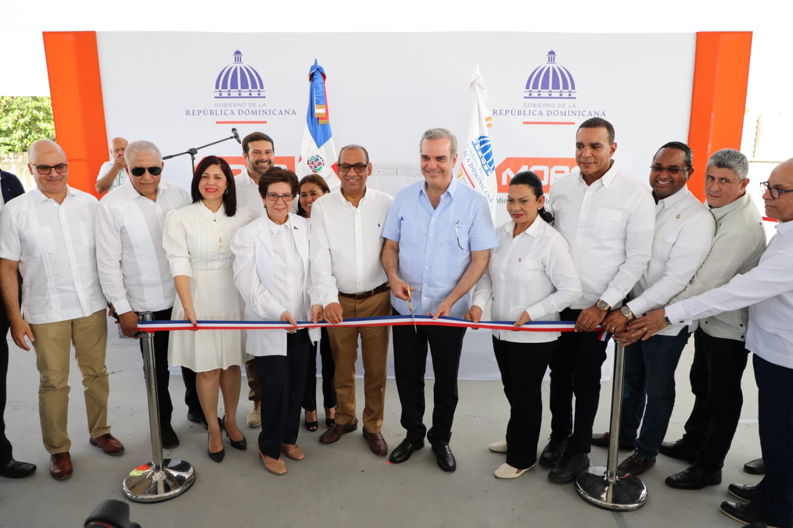 REPÚBLICA DOMINICANA: Presidente Abinader inaugura dos carreteras y 110 apartamentos en Santiago y Moca por más de 2,530 millones de pesos