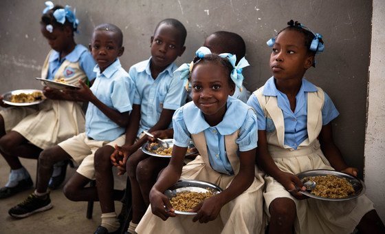 Las comidas escolares aumentan la matriculación y asistencia a clases