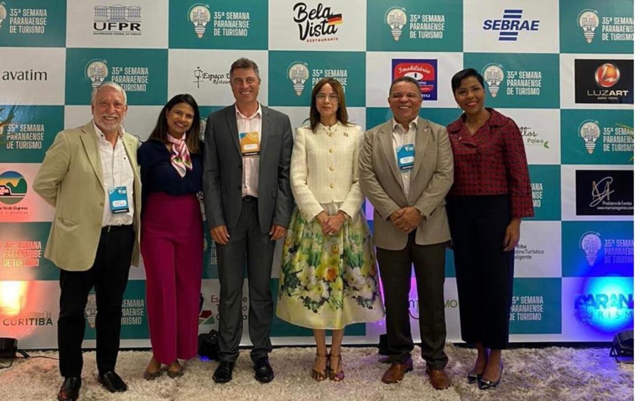 REPÚBLICA DOMINICANA: Embajada dominicana en Brasil auspicia charla Realidades y Perspectivas del Turismo de RD en Semana Paranaense de Turismo