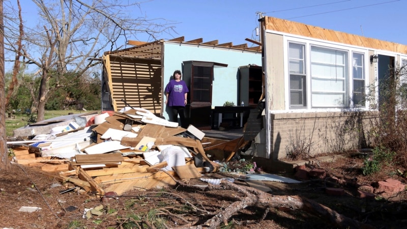 Biden declara una emergencia tras tornados en Mississippi