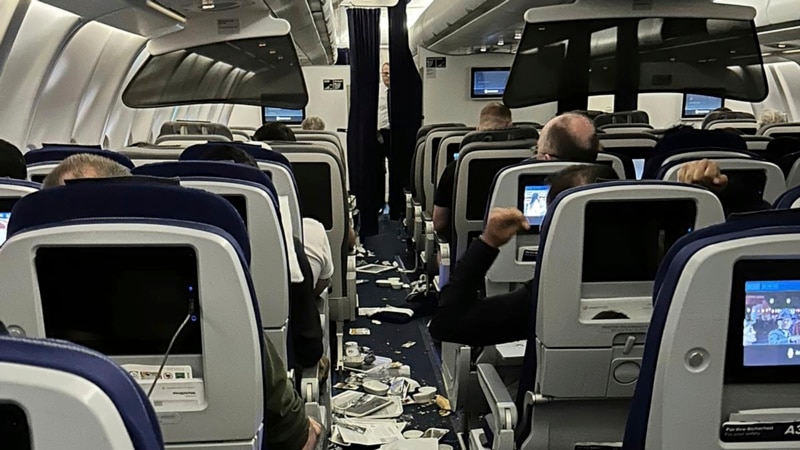 Vuelo de Lufthansa desviado tras turbulencia, 7 hospitalizados