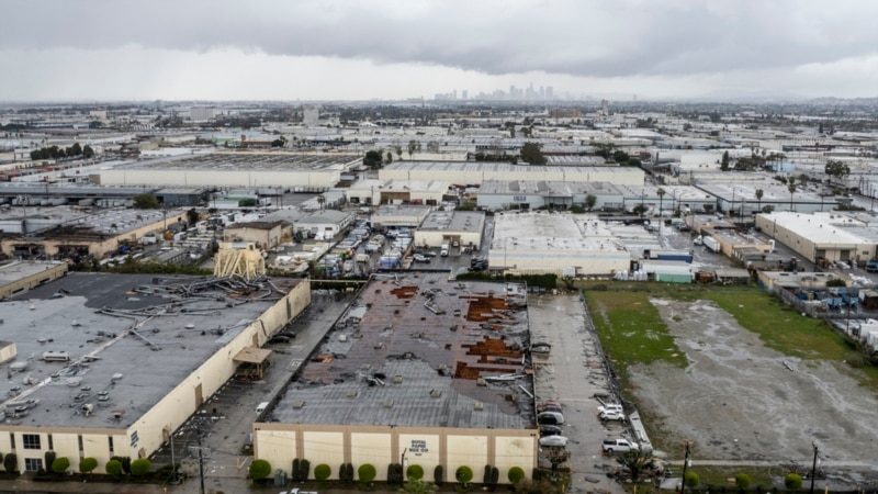 Tornado azota ciudad al sur de Los Ángeles