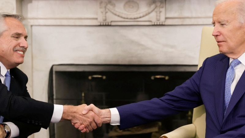 Biden y Fernández dialogan en Washington sobre Economía y Clima