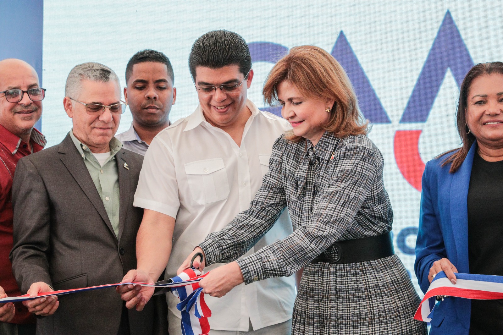REPÚBLICA DOMINICANA: Vicepresidenta Raquel Peña y CAASD entregan obras de drenaje sanitario para Invivienda en beneficio de 58,000 habitantes