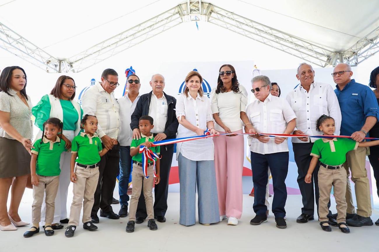 REPÚBLICA DOMINICANA: Vicepresidenta Raquel Peña entrega obras deportivas y centro educativo en la provincia La Altagracia